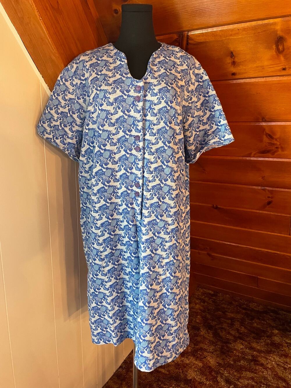 Vintage 70s Blue and White Printed Short Sleeve Nightgown Sz XL